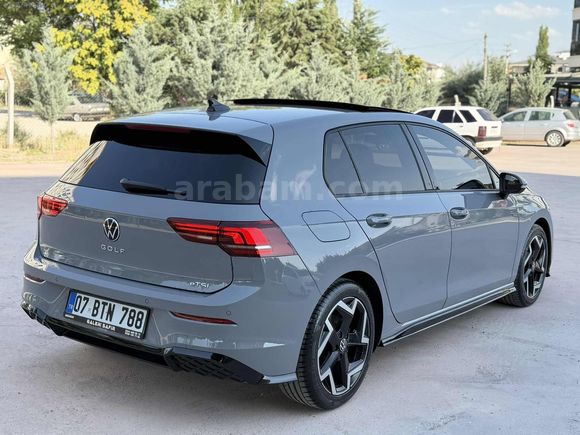 2024 MODEL BOYASIZ SERVİS BAKIMLI 51 BİN KM de R-LİNE GOLF 8.5