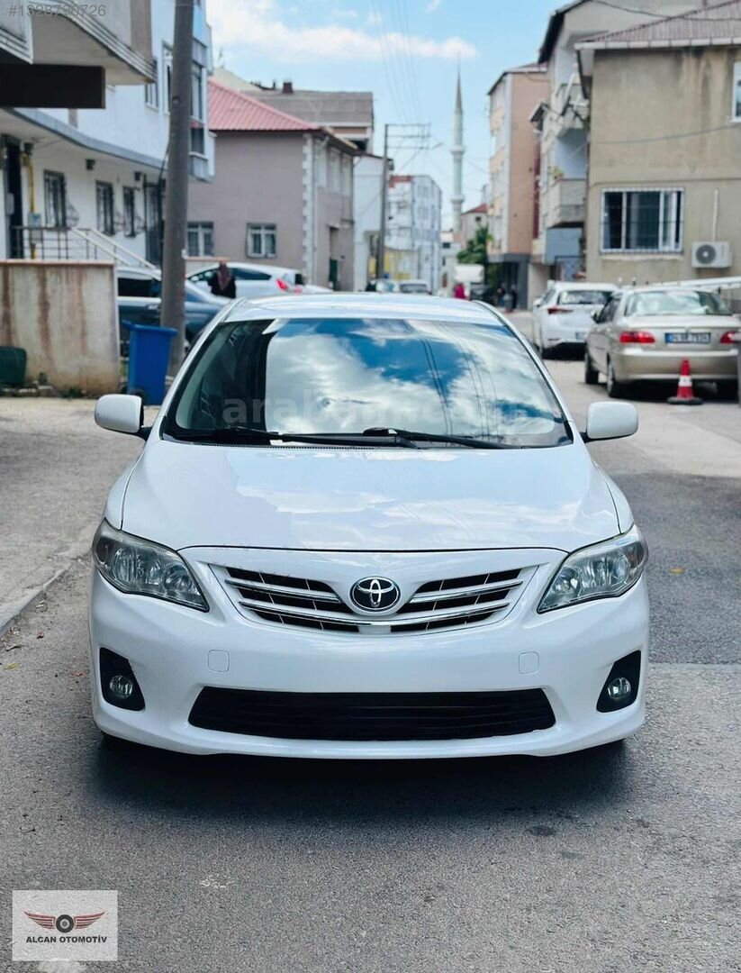 Galeriden Toyota Corolla 1.4 D-4D Comfort 2010 Model Sakarya 313.000 km Beyaz 1