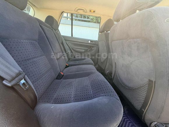 ZER CAR VW GOLF OTOMATİK 220.000 KM