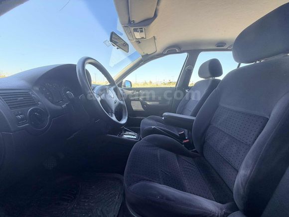 ZER CAR VW GOLF OTOMATİK 220.000 KM