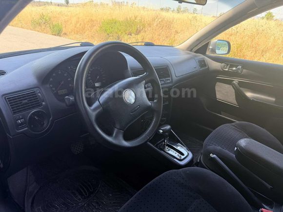 ZER CAR VW GOLF OTOMATİK 220.000 KM