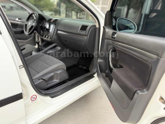 GOLF 5 1.6 COMFORTLİNE DÜZ MOTOR