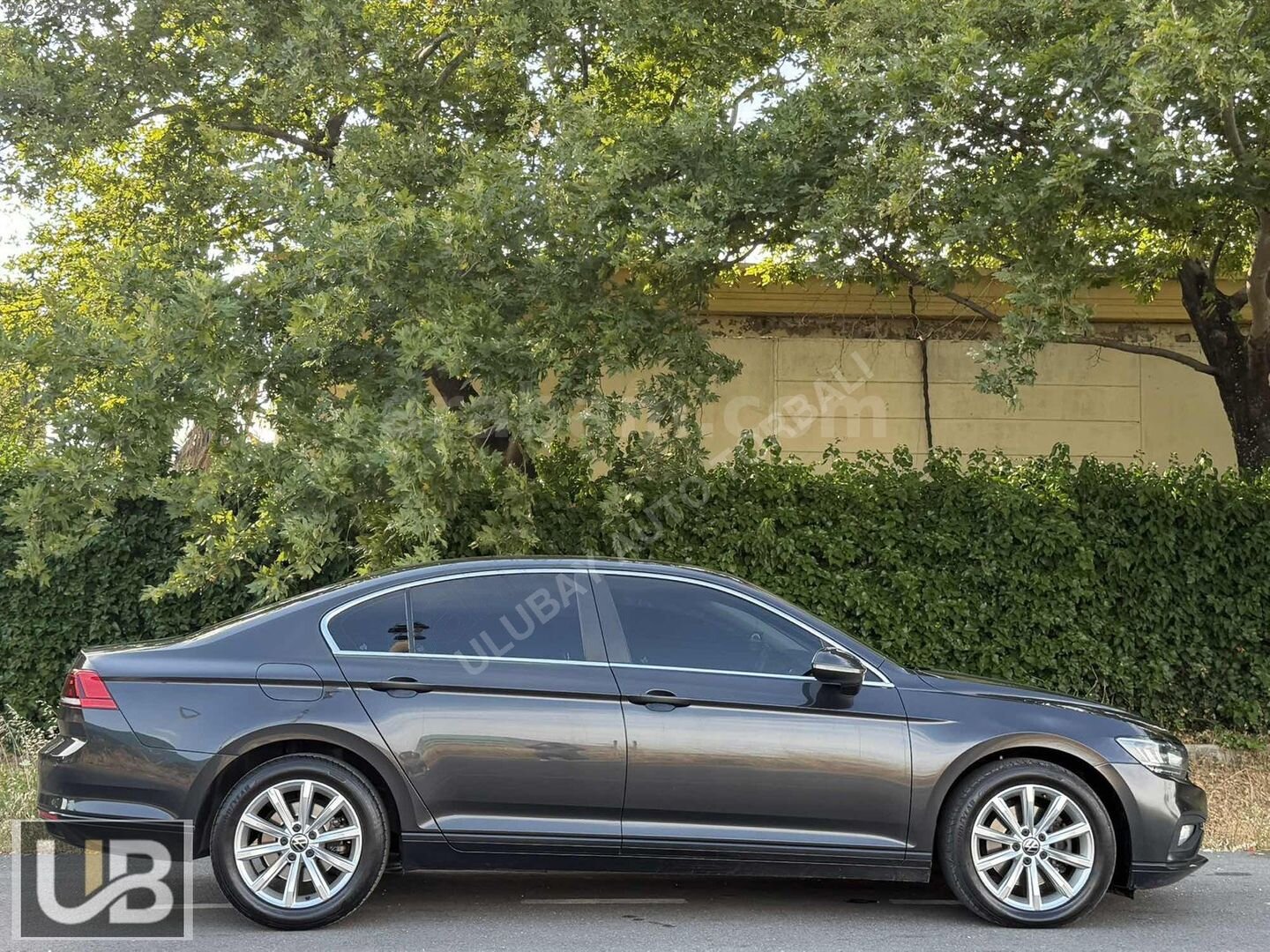 Galeriden Volkswagen Passat 1.6 TDi BlueMotion Business 2020 Model İzmir 175.000 km Gri 5