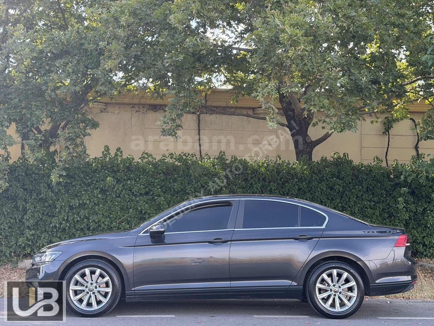 Galeriden Volkswagen Passat 1.6 TDi BlueMotion Business 2020 Model İzmir 175.000 km Gri 4