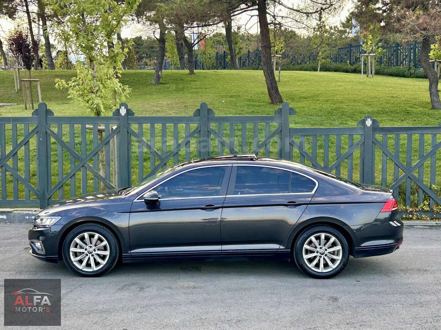 Galeriden Volkswagen Passat 1.6 TDi BlueMotion Business 2020 Model İstanbul 127.000 km Gri (titanyum) 7