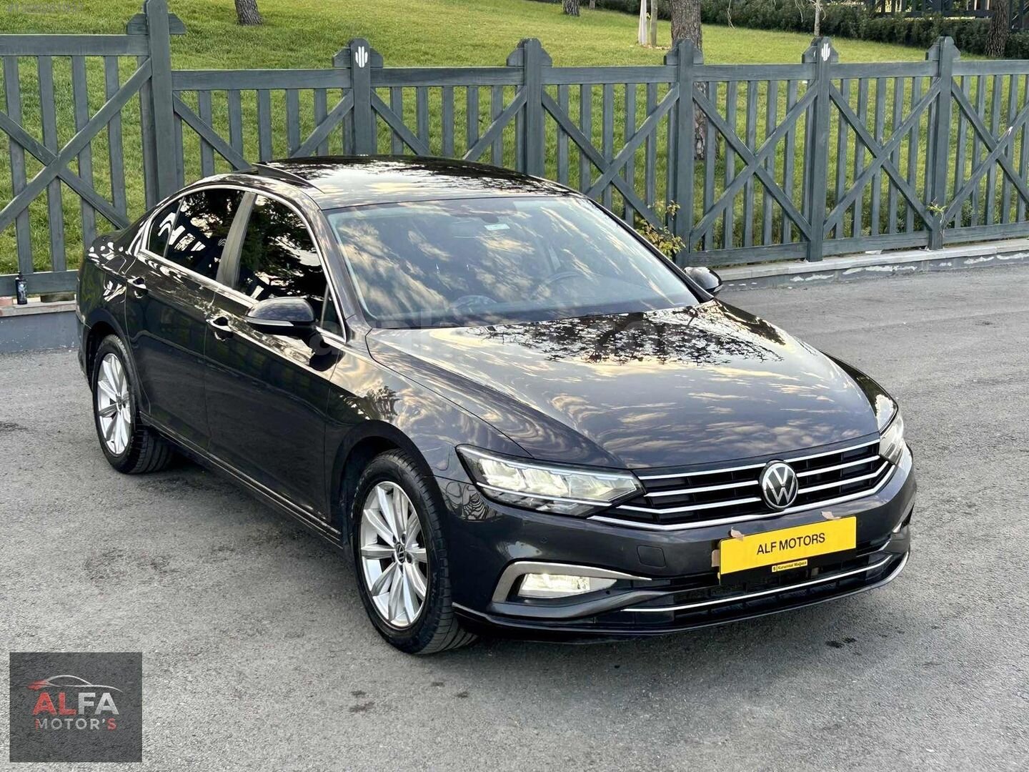 Galeriden Volkswagen Passat 1.6 TDi BlueMotion Business 2020 Model İstanbul 127.000 km Gri (titanyum) 2
