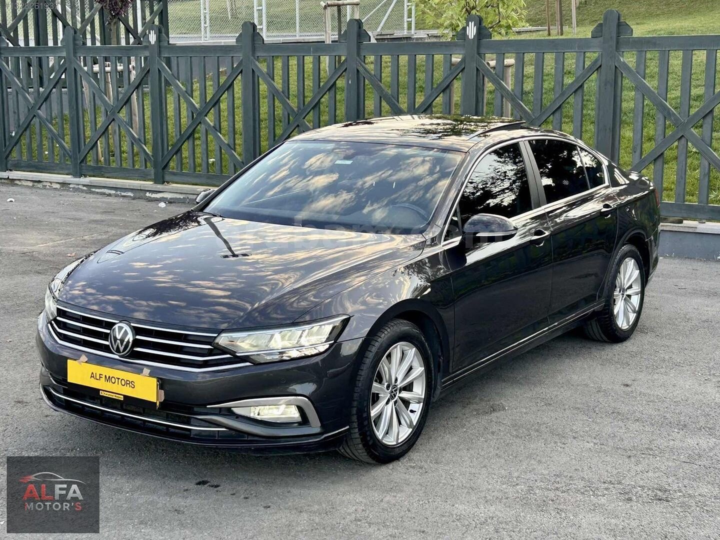 Galeriden Volkswagen Passat 1.6 TDi BlueMotion Business 2020 Model İstanbul 127.000 km Gri (titanyum) 4