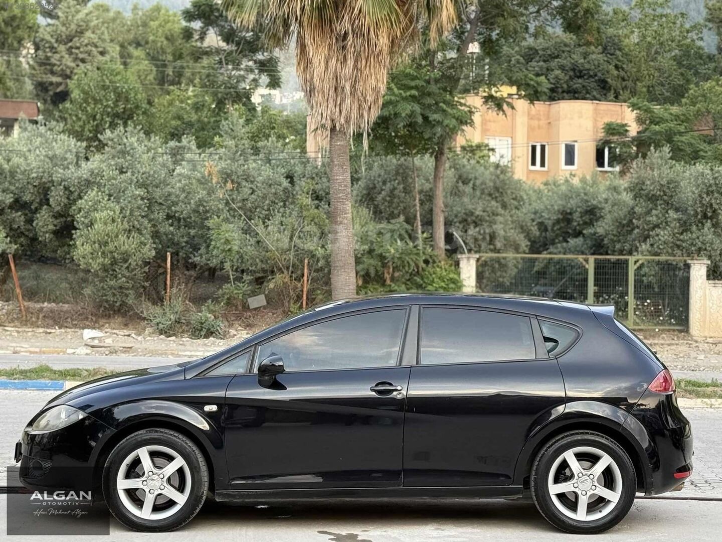 Galeriden Seat Leon 1.6 Stylance 2007 Model Osmaniye 195.000 km Siyah 7