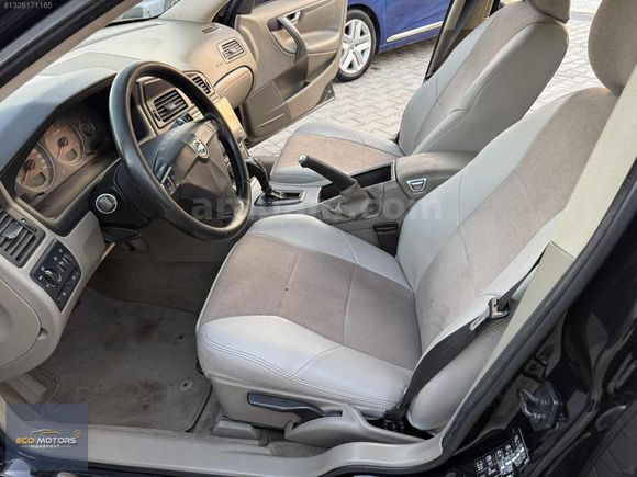 VOLVO S60 2.TURBO POWERSHİFT 180 HP DEĞİŞENSİZ TEMİZ BAKIMLI