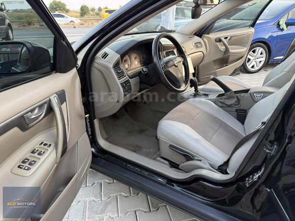 VOLVO S60 2.TURBO POWERSHİFT 180 HP DEĞİŞENSİZ TEMİZ BAKIMLI