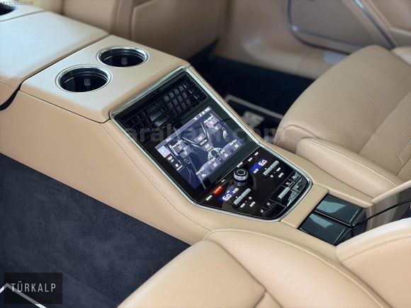 TÜRKALP PLAZA'DAN PORSCHE PANAMERA4 EXECUTİVE LONG BAYİİ HATASIZ