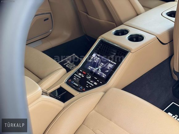 TÜRKALP PLAZA'DAN PORSCHE PANAMERA4 EXECUTİVE LONG BAYİİ HATASIZ