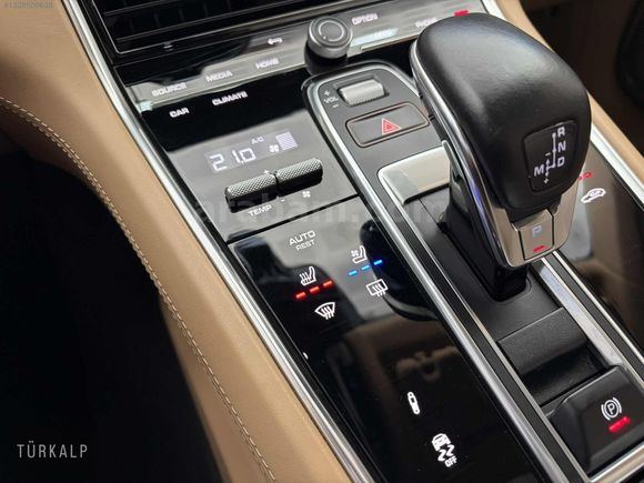 TÜRKALP PLAZA'DAN PORSCHE PANAMERA4 EXECUTİVE LONG BAYİİ HATASIZ