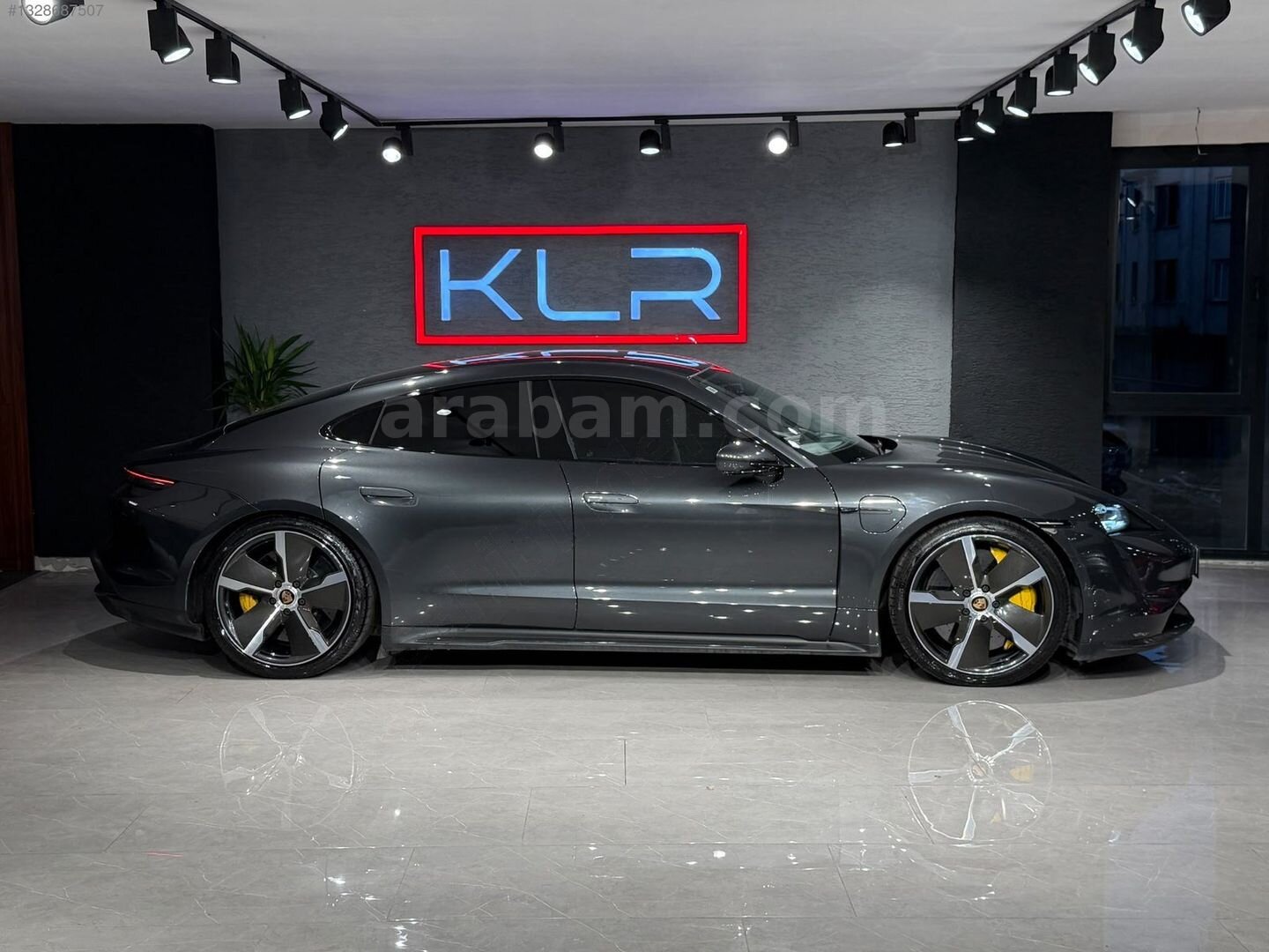 Galeriden Porsche Taycan Elektrik Turbo S 2020 Model İstanbul 81.000 km Gri 5