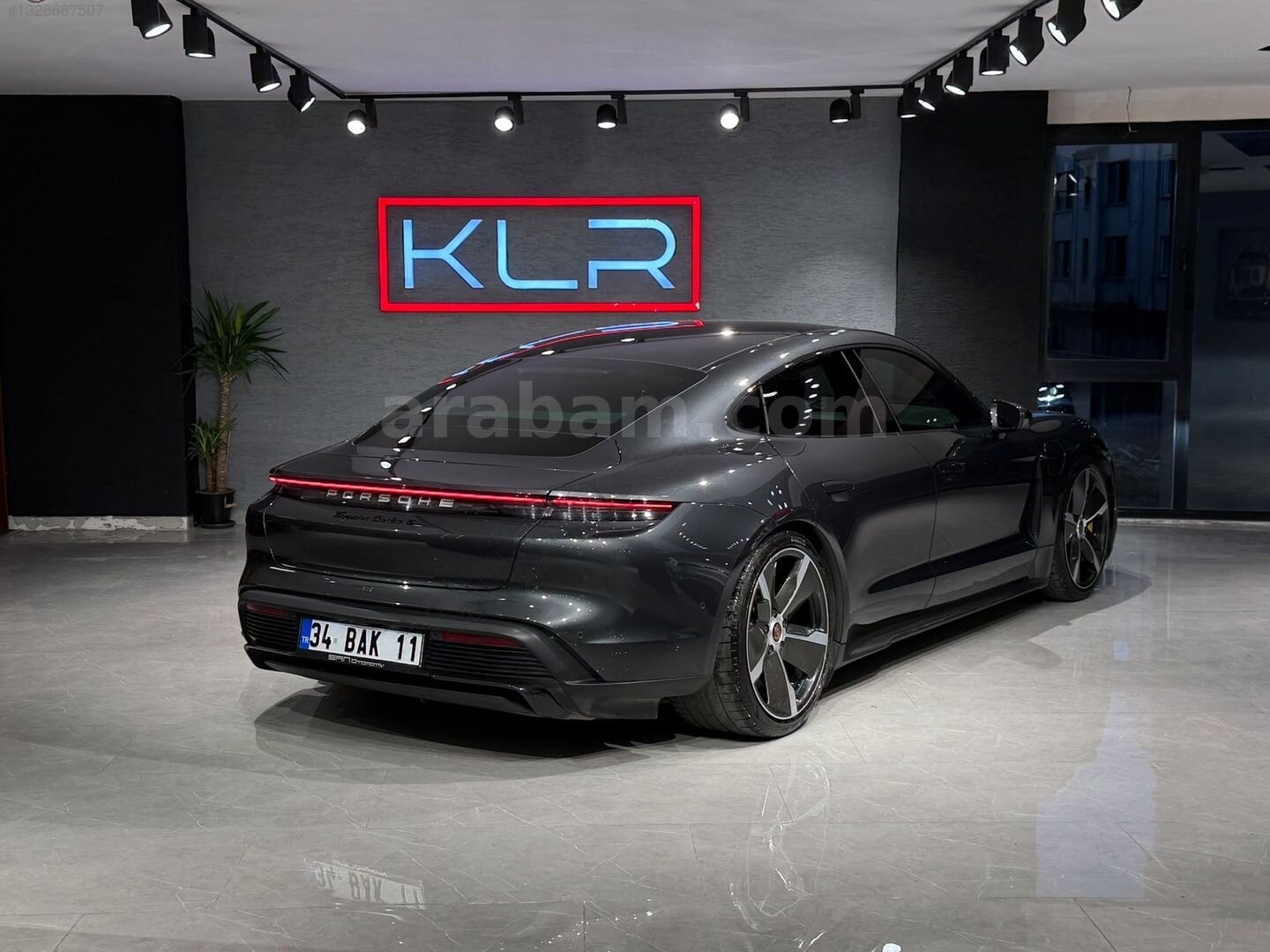Galeriden Porsche Taycan Elektrik Turbo S 2020 Model İstanbul 81.000 km Gri 6