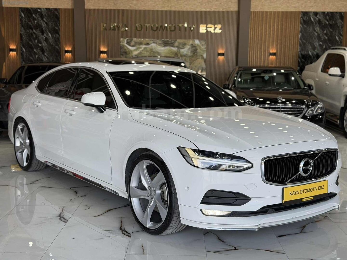 Galeriden Volvo S90 2.0 D D4 Inscription 2017 Model Erzurum 280.000 km Beyaz 1