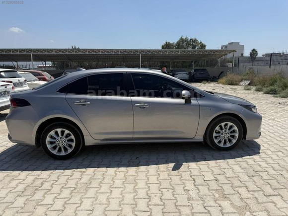 2021 model Toyota Corolla Hybrit 75 bin km