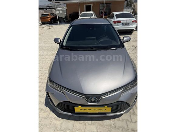 2021 model Toyota Corolla Hybrit 75 bin km