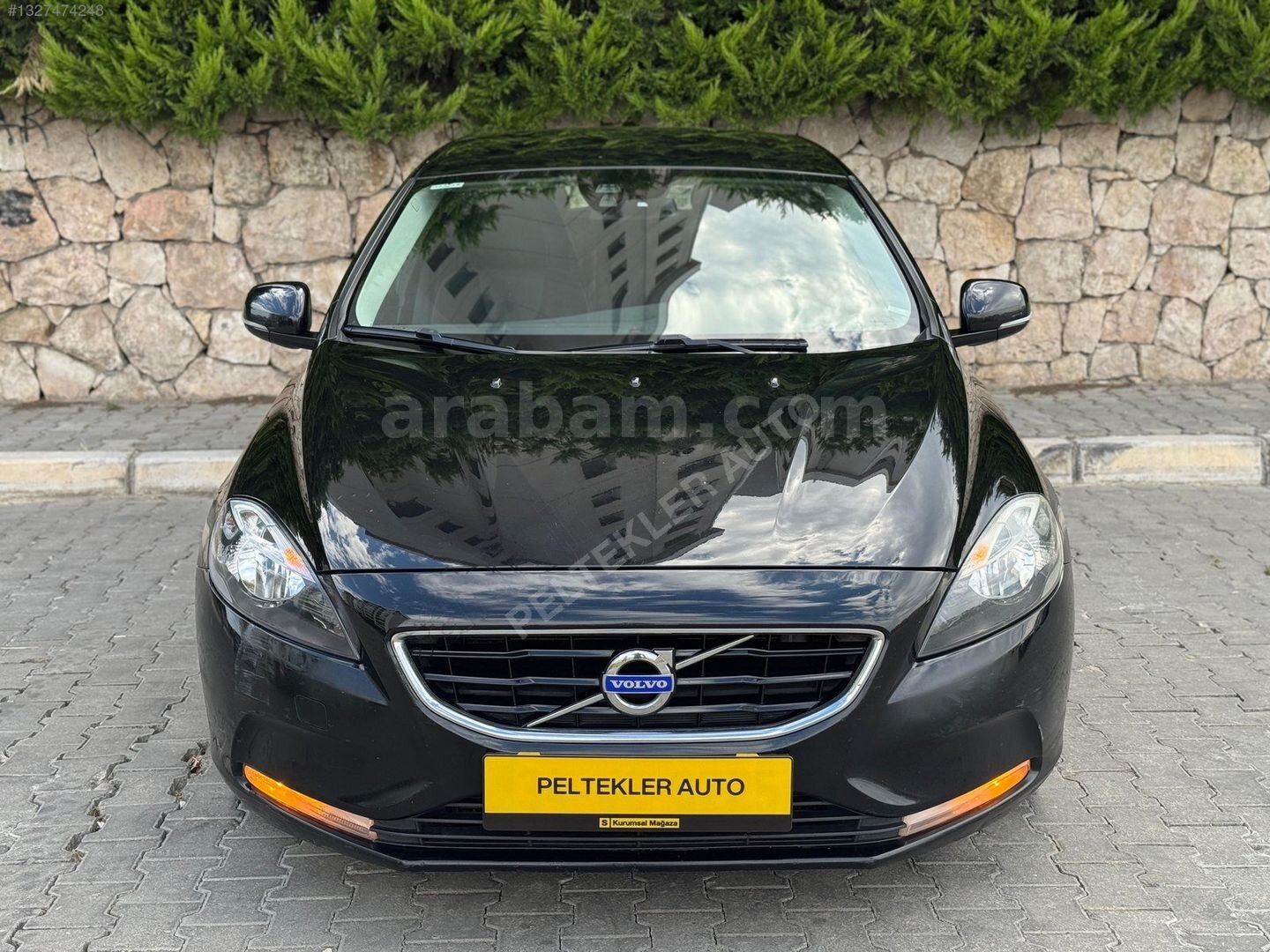Galeriden Volvo V40 1.6 D 2013 Model İzmir 200.000 km Siyah 2