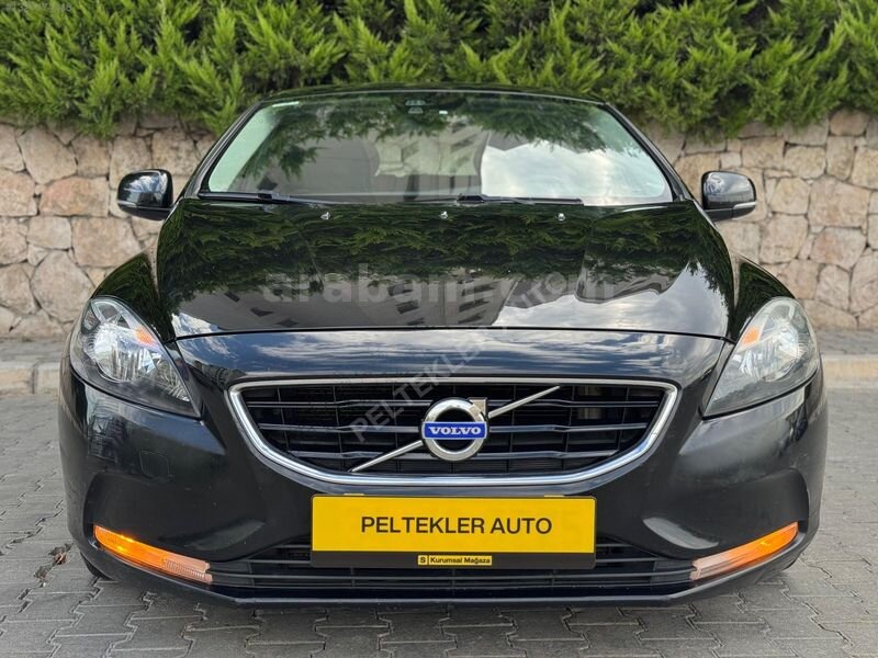 Galeriden Volvo V40 1.6 D 2013 Model İzmir 200.000 km Siyah