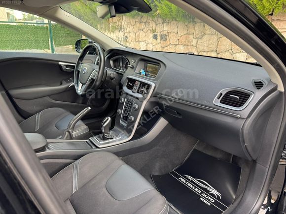 VOLVO V40 DEĞİŞEN YOK 2013 MD TERTEMİZ