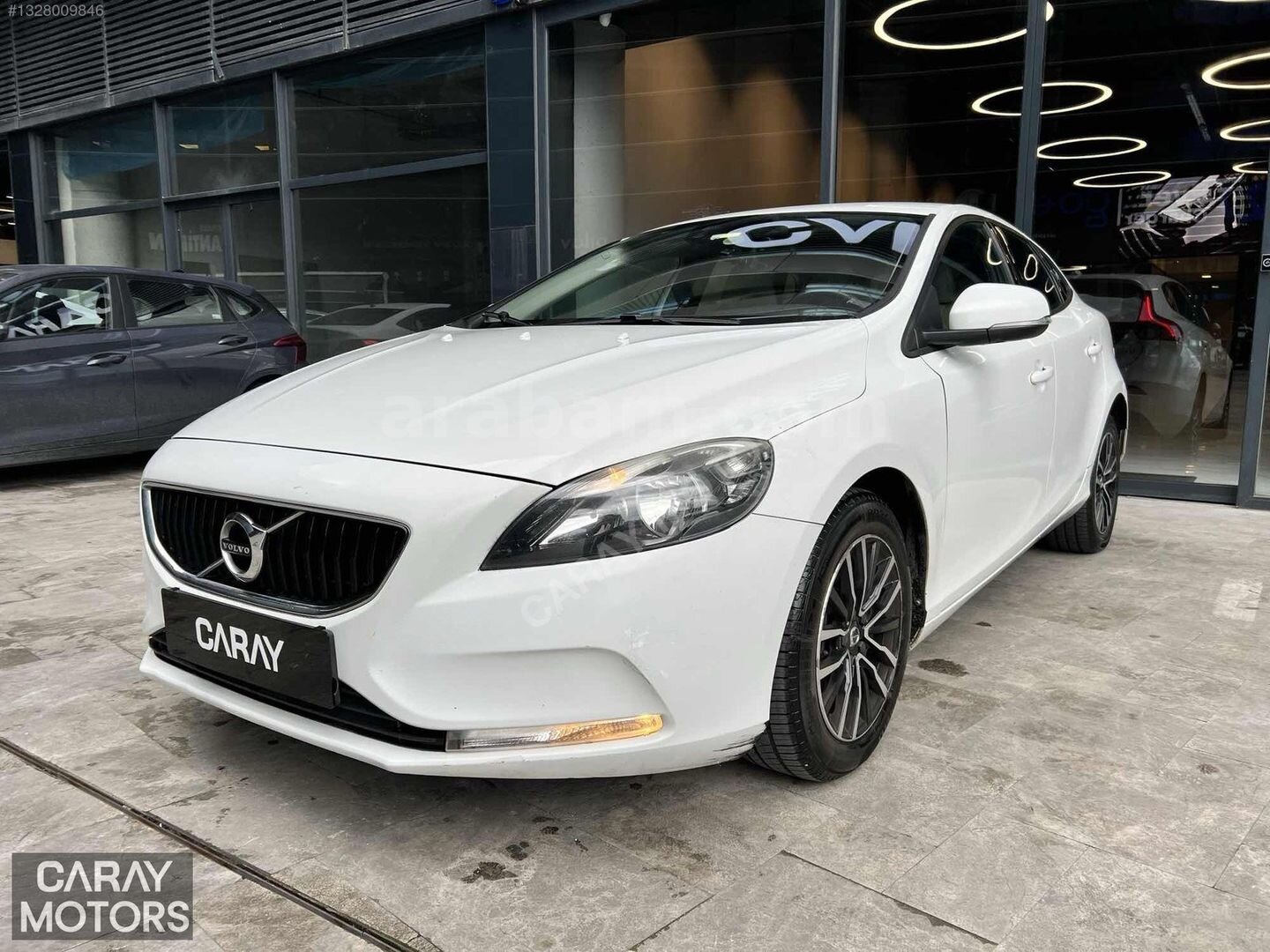 Galeriden Volvo V40 1.5 Inscription 2016 Model İstanbul 195.000 km Beyaz 3