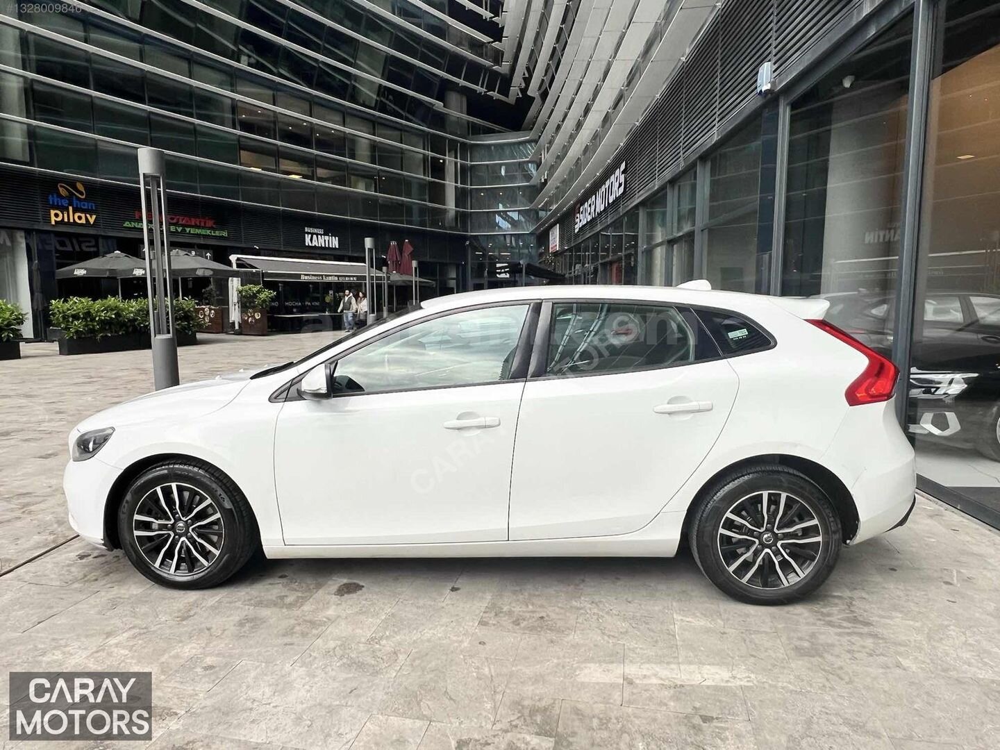 Galeriden Volvo V40 1.5 Inscription 2016 Model İstanbul 195.000 km Beyaz 5