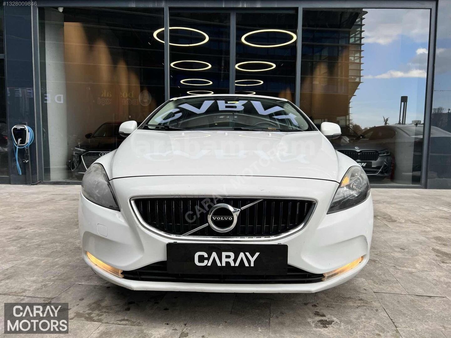 Galeriden Volvo V40 1.5 Inscription 2016 Model İstanbul 195.000 km Beyaz 2