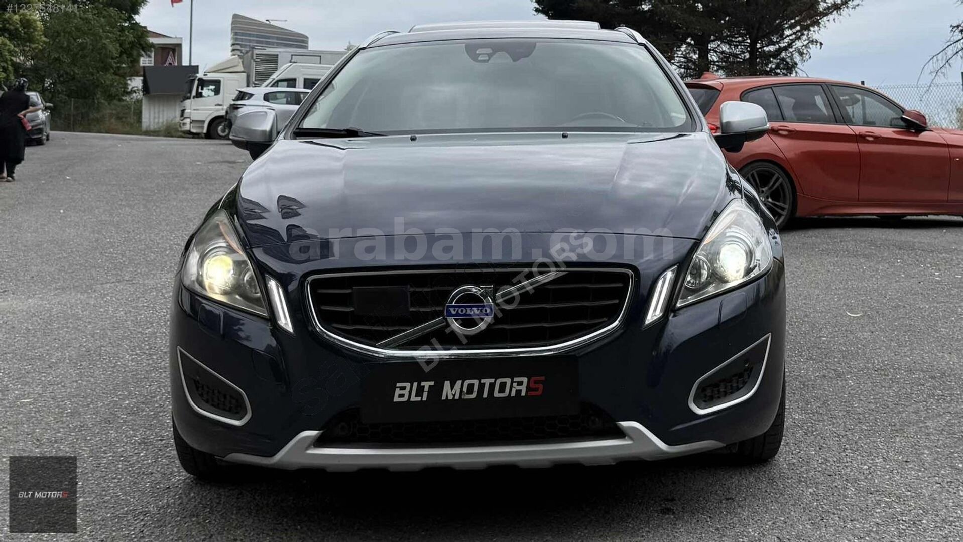 Galeriden Volvo V60 1.6 T4 R-Design 2011 Model İstanbul 190.000 km Lacivert 2