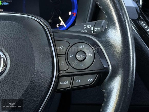 2023 ÇIKIŞLI 37.000 KM'DE COROLLA HYBRİD FLAME X-PACK SERVİS BKM