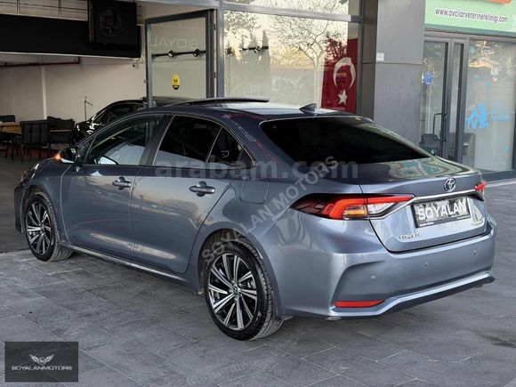 2023 ÇIKIŞLI 37.000 KM'DE COROLLA HYBRİD FLAME X-PACK SERVİS BKM