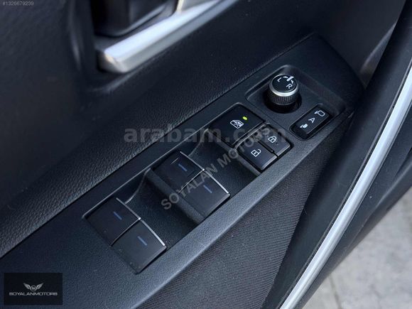 2023 ÇIKIŞLI 37.000 KM'DE COROLLA HYBRİD FLAME X-PACK SERVİS BKM