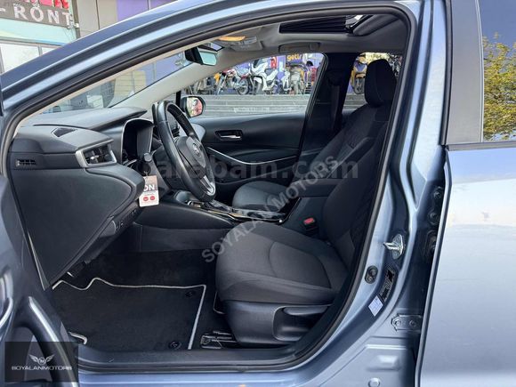 2023 ÇIKIŞLI 37.000 KM'DE COROLLA HYBRİD FLAME X-PACK SERVİS BKM