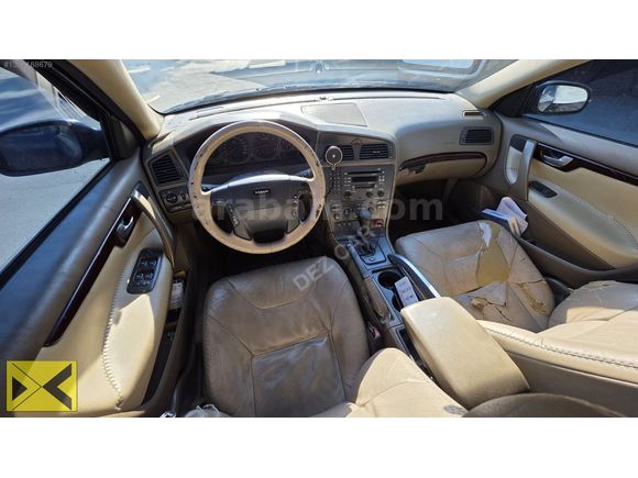 DEZCAR'dan 2001 model V70 2.4 T VOLVO XC