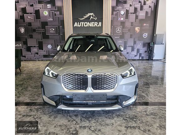 AUTONERJİ'DEN 2024 BMW İX1 eDRİVE20 TABA DERİ ISITMA E SİM 204HP