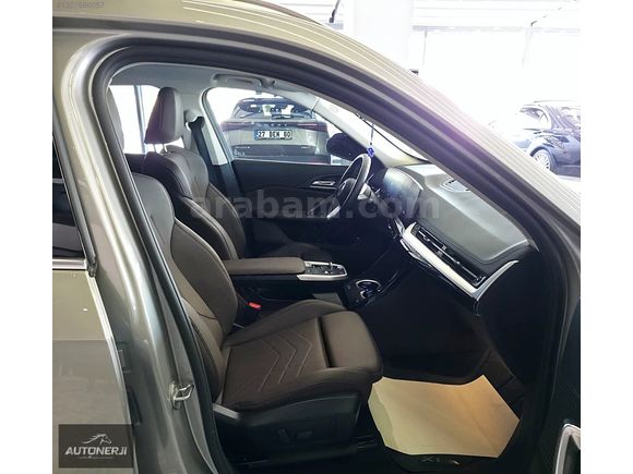AUTONERJİ'DEN 2024 BMW İX1 eDRİVE20 TABA DERİ ISITMA E SİM 204HP