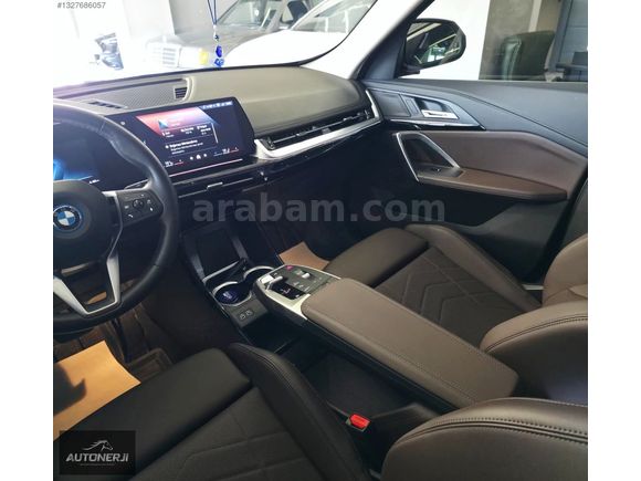 AUTONERJİ'DEN 2024 BMW İX1 eDRİVE20 TABA DERİ ISITMA E SİM 204HP