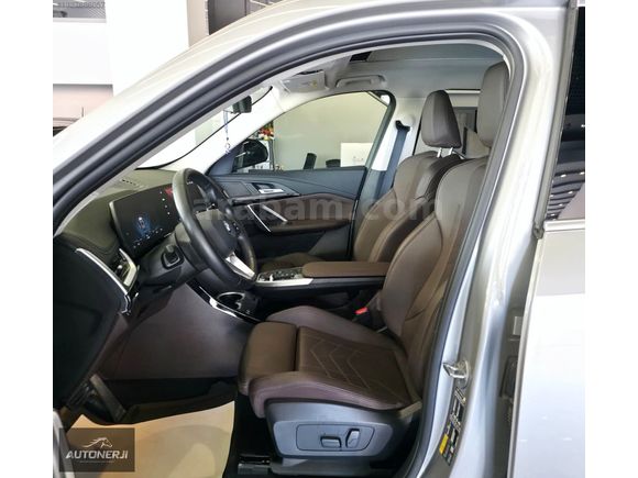 AUTONERJİ'DEN 2024 BMW İX1 eDRİVE20 TABA DERİ ISITMA E SİM 204HP