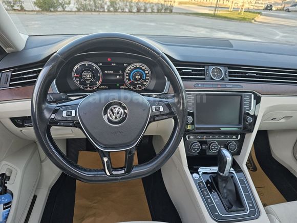 2.0 4x4 HİGLİNE PASSAT CAMTAVAN MAVİ BAKIMLI