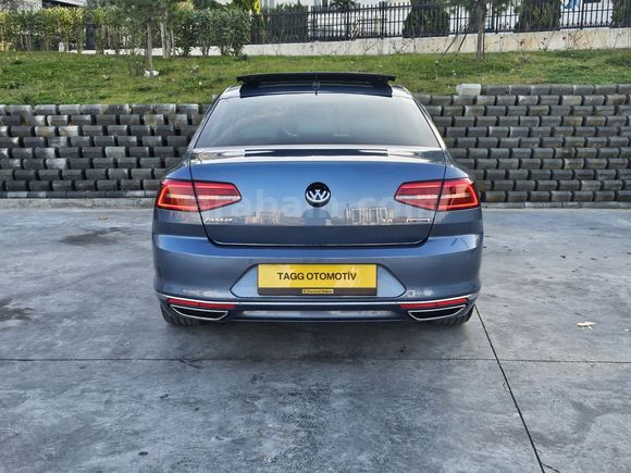 2.0 4x4 HİGLİNE PASSAT CAMTAVAN MAVİ BAKIMLI
