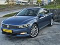 2.0 4x4 HİGLİNE PASSAT CAMTAVAN MAVİ BAKIMLI