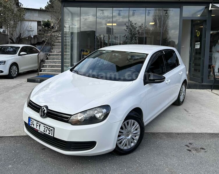 Galeriden Volkswagen Golf 1.6 Trendline 2009 Model İstanbul 99.500 km Beyaz