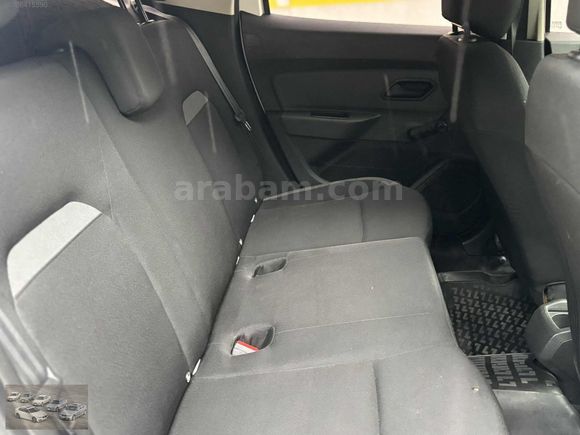 2019 DUSTER 4X4 180000 KM AKSESUARLI KK TAKSİT