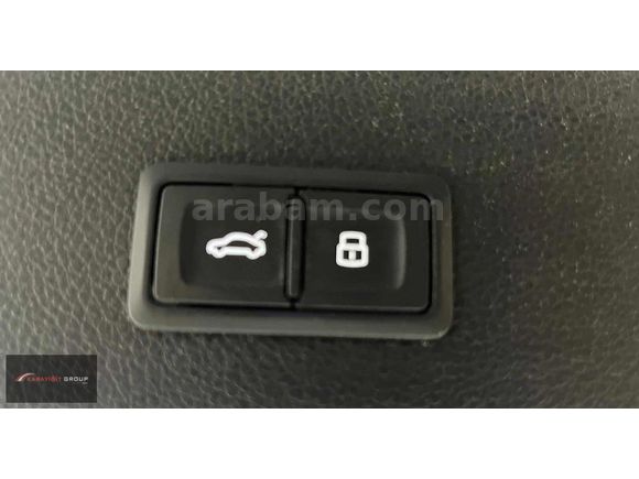 2020-AUDI-Q2-DESIGN-CAM TAVAN-ELEKTİRİKLİ BAGAJ-KEYLESS GO-