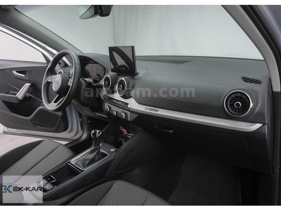 EKKAR OTODAN 2025 MODEL AUDİ Q2 35 TFSI ADVANCED GÜMÜŞ HATASIZ