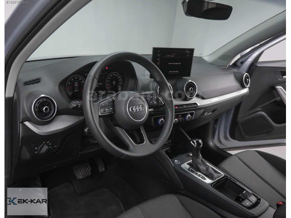 EKKAR OTODAN 2025 MODEL AUDİ Q2 35 TFSI ADVANCED GÜMÜŞ HATASIZ