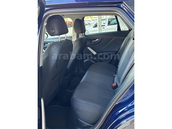 2025 MODEL AUDİ Q2 HATASIZ BOYASIZ CAM TAVANLI