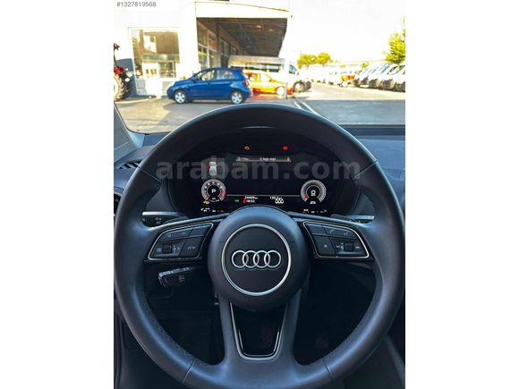 2025 MODEL AUDİ Q2 HATASIZ BOYASIZ CAM TAVANLI