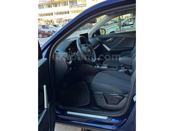 2025 MODEL AUDİ Q2 HATASIZ BOYASIZ CAM TAVANLI