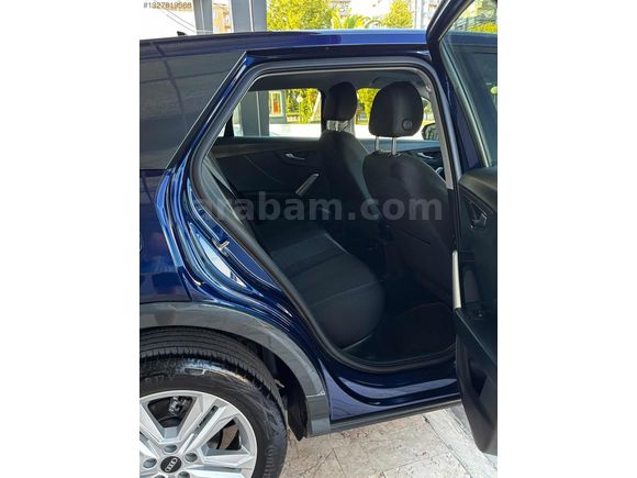 2025 MODEL AUDİ Q2 HATASIZ BOYASIZ CAM TAVANLI